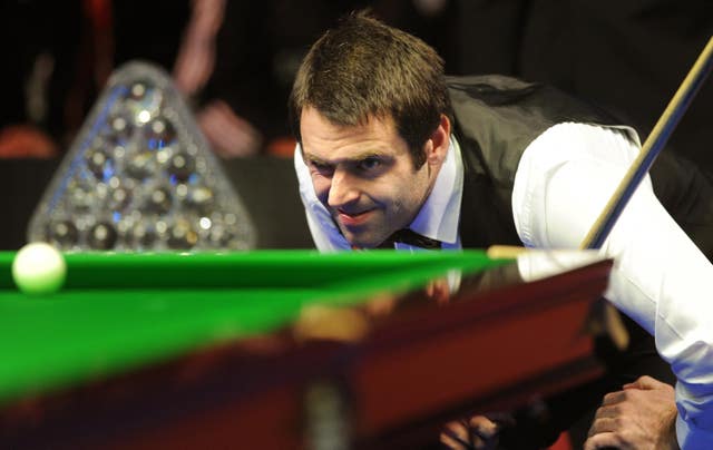 Ronnie O’Sullivan lines up a shot in 2010