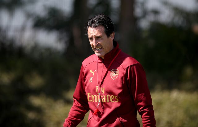 Mourinho believes there is more pressure on Unai Emery's Arsenal 