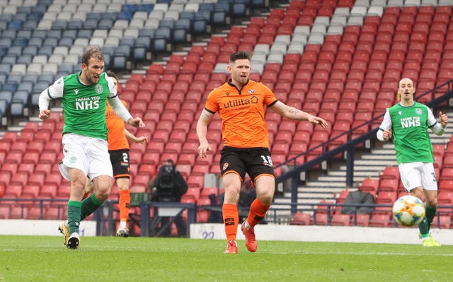 Christian Doidge doubles Hibernian''s lead