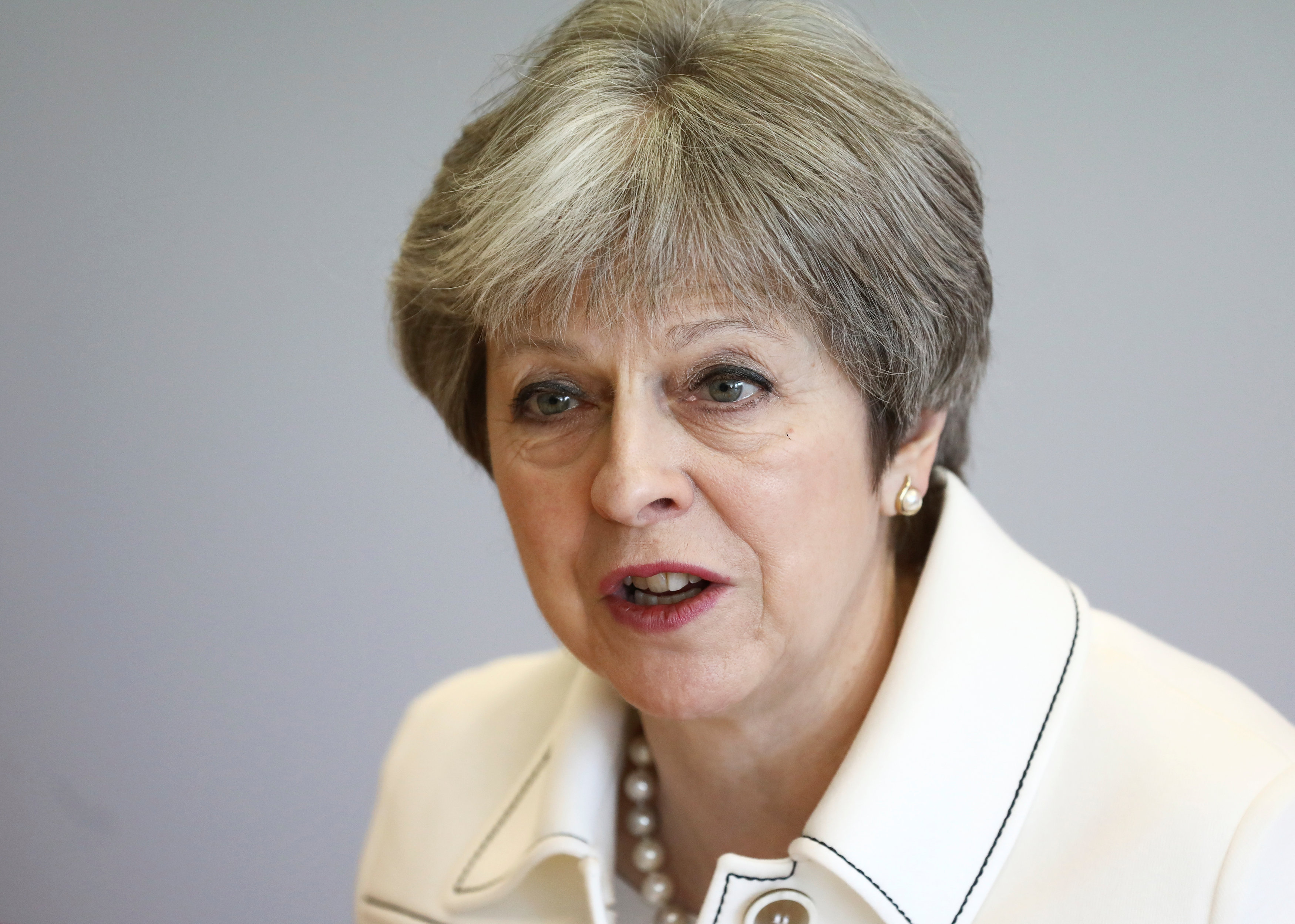 Hammond slaps Johnson down over leaked Brexit comments