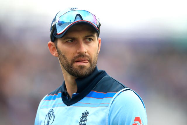 Mark Wood was put in an awkward position by the decision to soldier on.