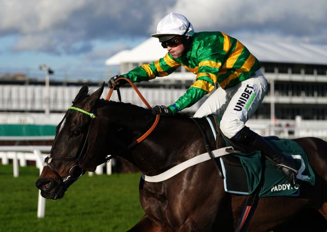 Chantry House on his way to winning the Cotswold Chase
