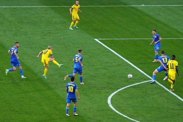 Artem Dovbyk snatches dramatic last-gasp winner as Ukraine book England date PLZ Soccer Artem Dovbyk snatches dramatic last-gasp winner as Ukraine book England date PLZ Soccer