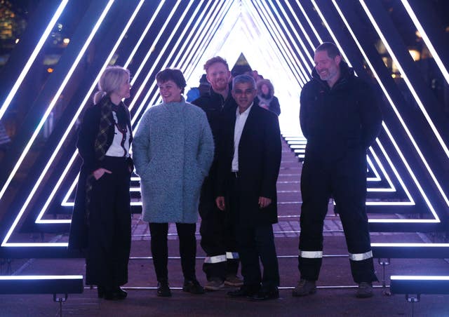 Sadiq Khan admires The Wave by Vertigo on the Riverside Walkway (Jonathan Brady/PA)