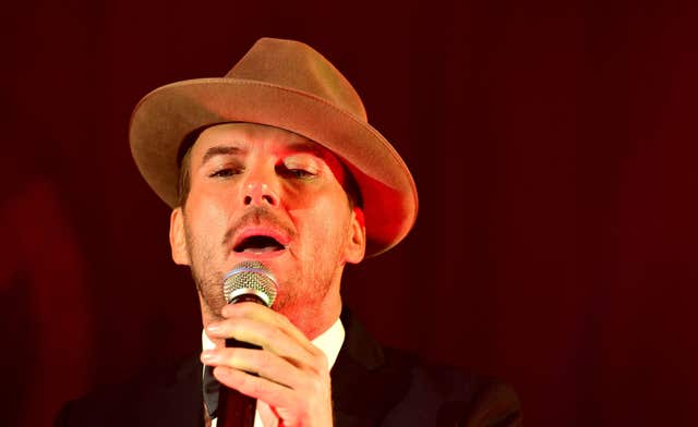 Matt Goss for holdamyshand.com