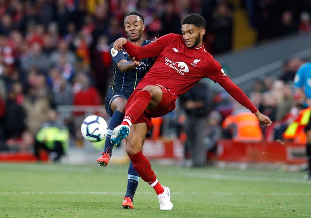 Joe Gomez playing against Manchester City in the Premier League 