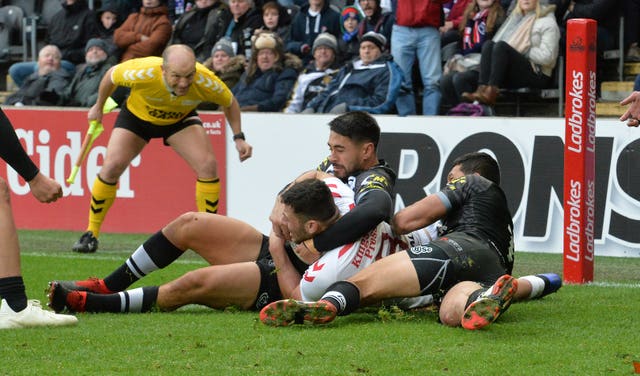 Hull player Jake Connor is awarded a penalty try on his home ground 