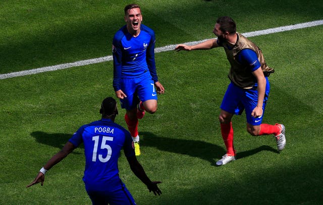 Antoine Griezmann, centre, celebrates scoring against the Republic of Ireland at Euro 2016