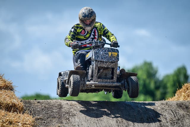 Lawn mower racing