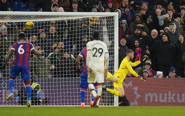 David De Gea could not keep out Michael Olise's effort