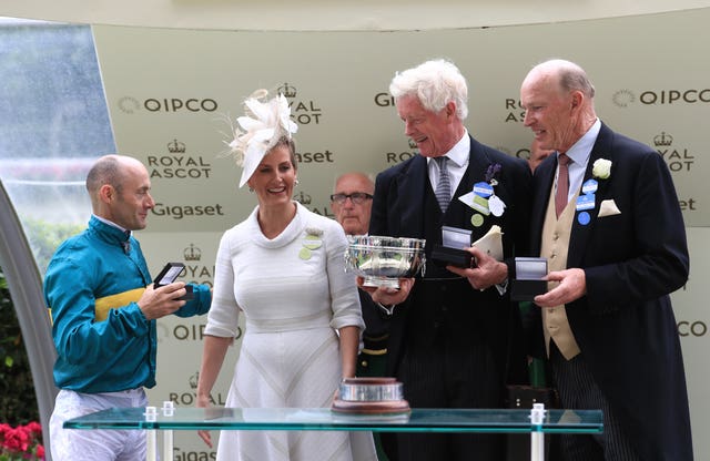 Olivier Peslier (left) is to take the big-race ride on Wonderful Tonight