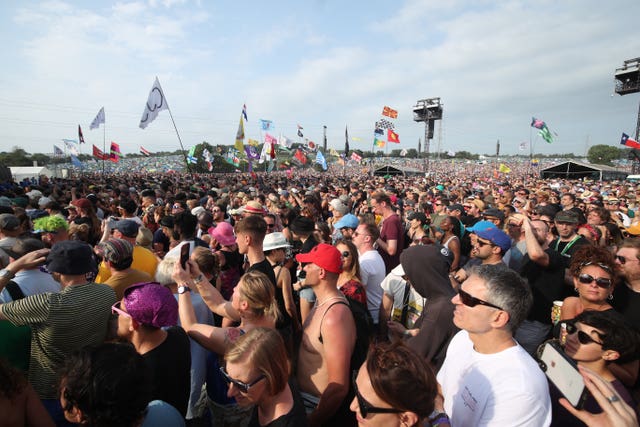 Fans watch Janet Jackson perform