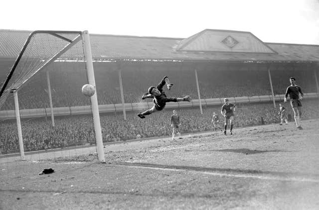 Bonetti makes a flying save against Liverpool in 1965