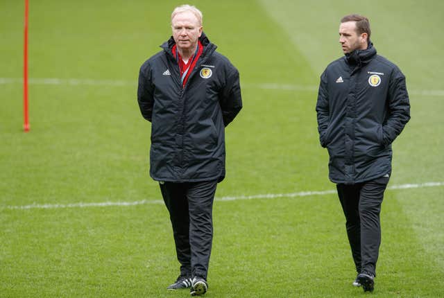 Alex McLeish oversees Scotland training at Hampden with coach James McFadden