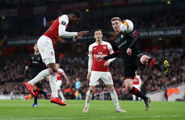 A first Emirates Stadium goal for Ainsley Maitland-Niles helped Arsenal into the quarter-finals.