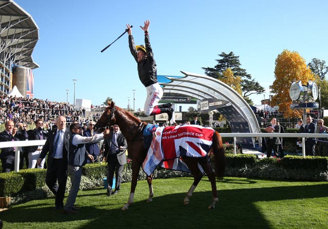 Stradivarius and Frankie Dettori after victory at Ascot 