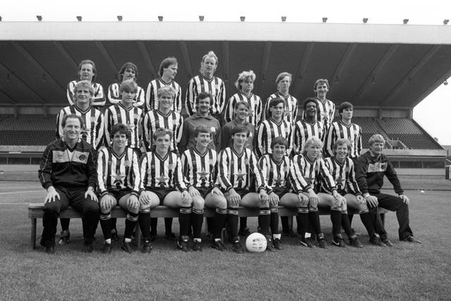 Glenn Roeder and his Newcastle team-mates