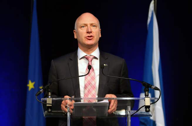 Sports minister Joe Fitzpatrick has held talks with football bodies