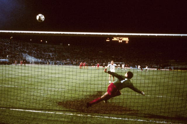 Roma’s Francesco Graziani blazes the vital penalty over the bar