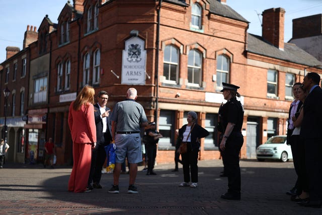 Andy Burnham and Angela Rayner chat to people in the centre of Ilkeston