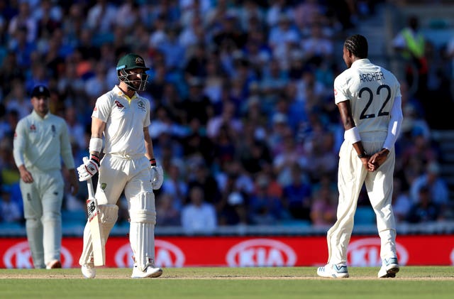 Jofra Archer speaks to Matthew Wade