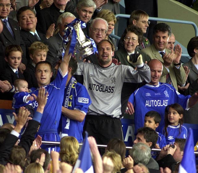 Henry Wise accompanied his father during the trophy presentation
