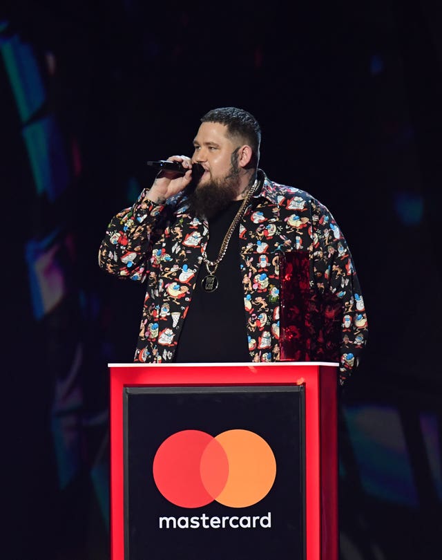 Rag ‘n’ Bone man accepts the award for Best British Single