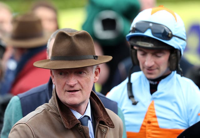 Willie Mullins is looking towards Newbury this weekend with Un De Sceaux
