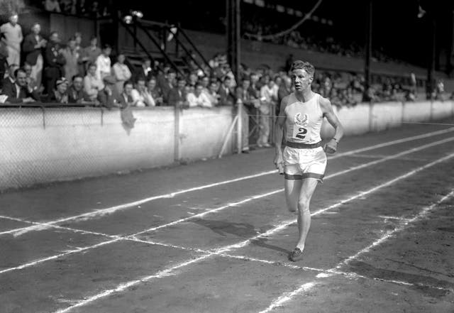Jack Lovelock set the world mile record in 1933