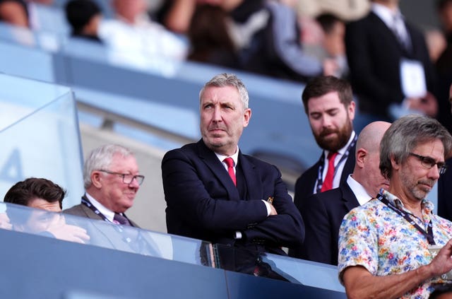 Manchester United technical director Jason Wilcox (centre)