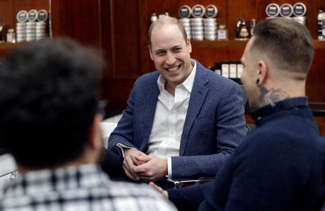 William speaking to Dean Hamilton (right) and Paul Richardson during the visit.