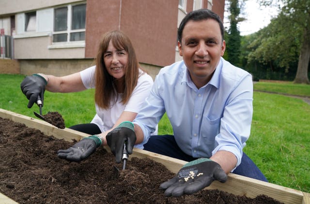 Anas Sarwar visit Acre Community Hall