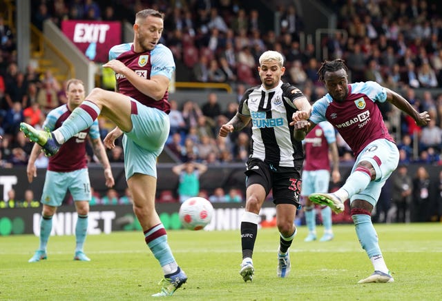 Maxwel Cornet pulls a goal back for Burnley