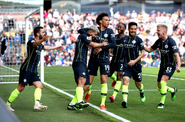 Aguero snatches winner as Manchester City return to Premier League summit