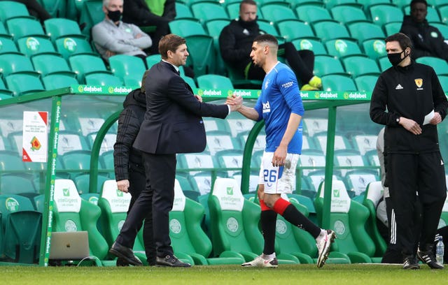 Leon Balogun, centre