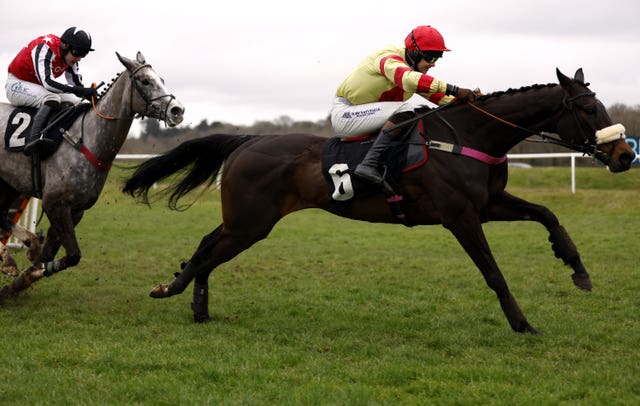 Black Poppy just fended off Straw Fan Jack