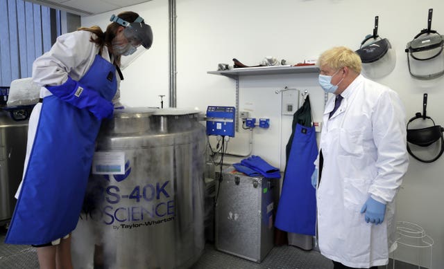 Boris Johnson visits Jenner Institute