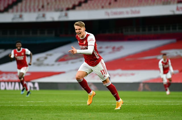 Arsenal edge past 10-man Spurs without dropped captain Pierre-Emerick Aubameyang