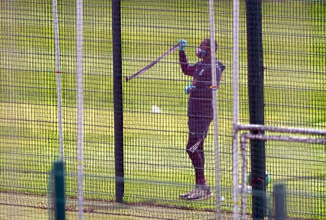 Jofra Archer trains in PPE at Emirates Old Trafford.
