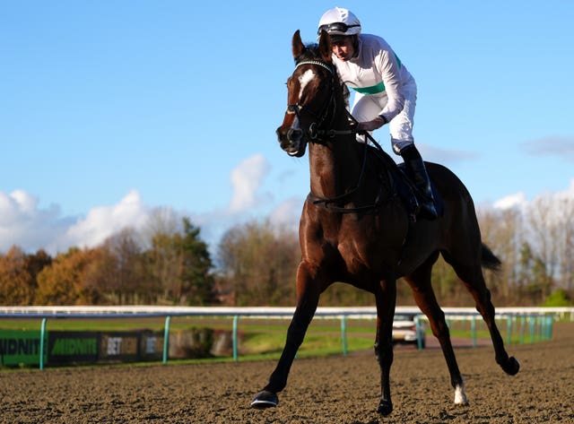 Morrophore ridden by Ryan Moore goes to post