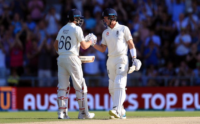 Joe Root and Joe Denly's partnership on Saturday evening put England in with a chance of chasing the record total to keep the Ashes alive