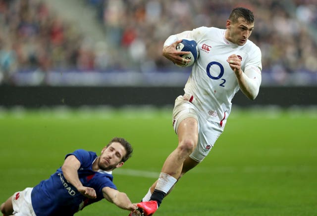 Jonny May breaks through to score at the Stade de France 