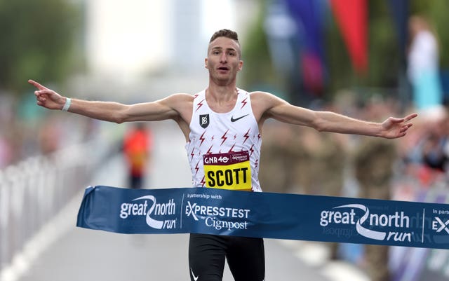 Marc Scott wins the 2021 Great North Run