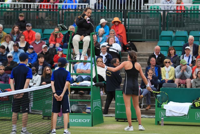 Konta with umpire Paula Vieira Souza during her final defeat in Nottingham