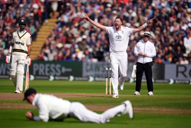Ollie Robinson celebrates the wicket of Abdullah Shafique