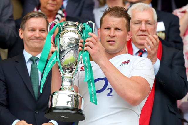 Hartley lifts the Old Mutual Wealth Cup at Twickenham 