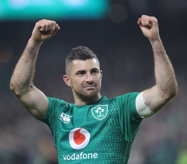 Ireland's Rob Kearney has been restored to the 15 shirt 