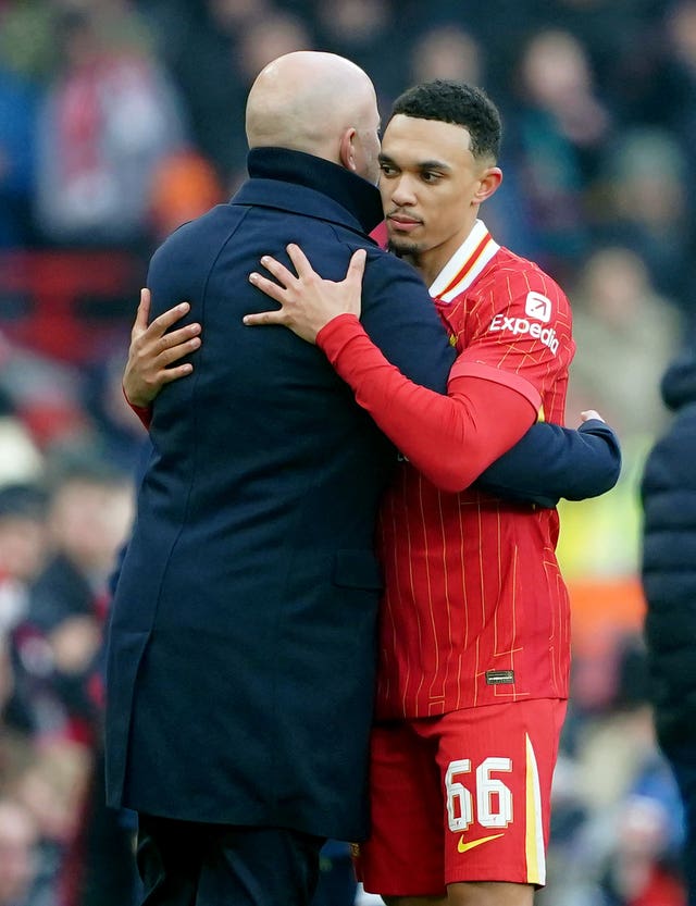 Arne Slot (left) and Trent Alexander-Arnold