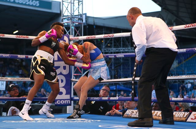 Nicola Adams (left) was a comfortable winner