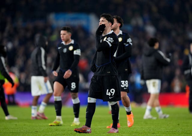 Chelsea players look dejected